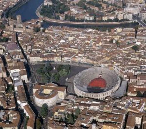 Minibus in Verona with chauffeur photo city 74