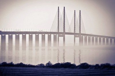 minibus in malmo photo bridge 